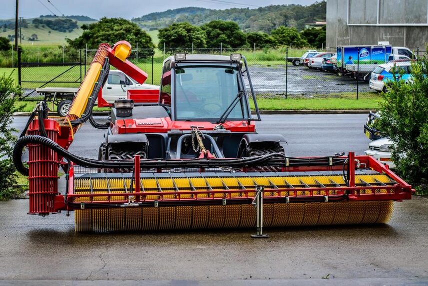 Rather unknown around here – but quite a common sight in Australia and New Zealand. The special walnut harvester is used to pick up walnuts from the ground after they are shaken down from the trees. Image source: Lismore Engineering